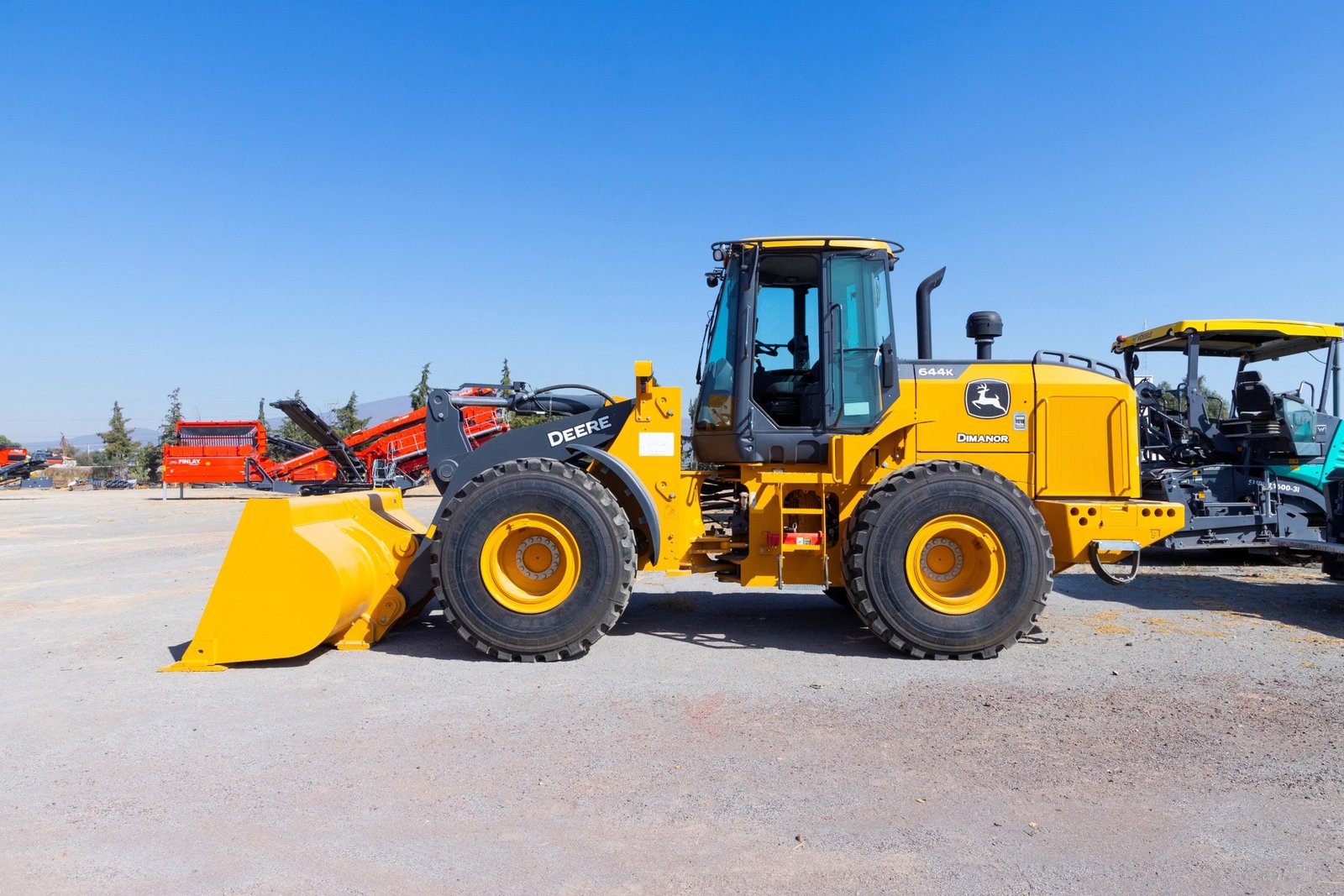Cargador_frontal_con_ruedas_John-Deere