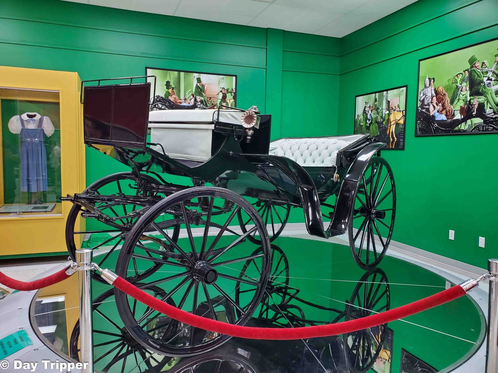 Judy-Garland-Museum-Carriage
