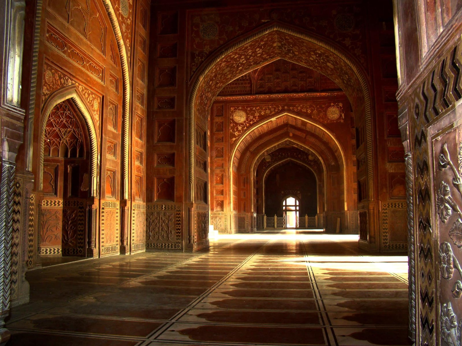 Taj-Mahal-Inside-2-1