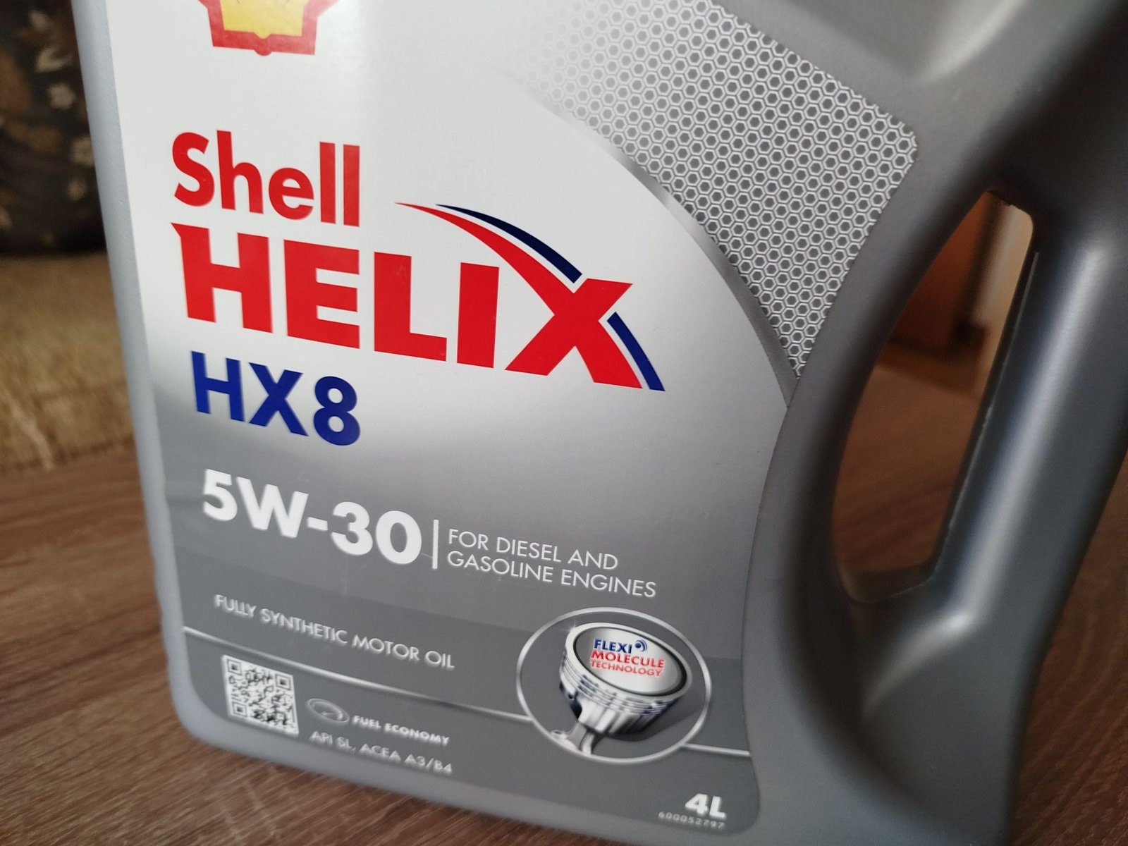 motornoe_maslo_shell_helix_hx8_5w_30_sinteticheskoe_4_l_1712035147_3