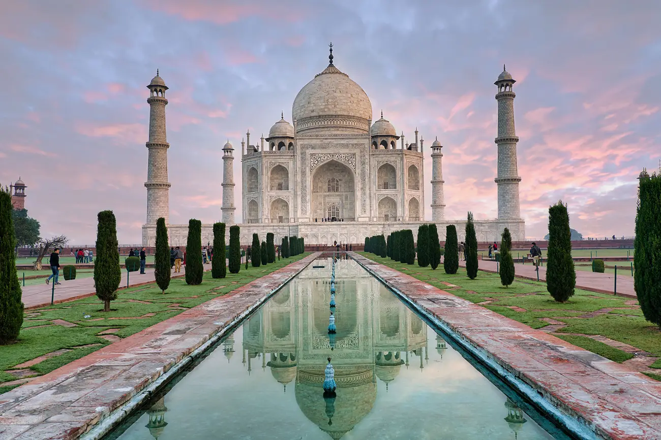 taj-mahal-at-dawn-with-reflecting-pool-4